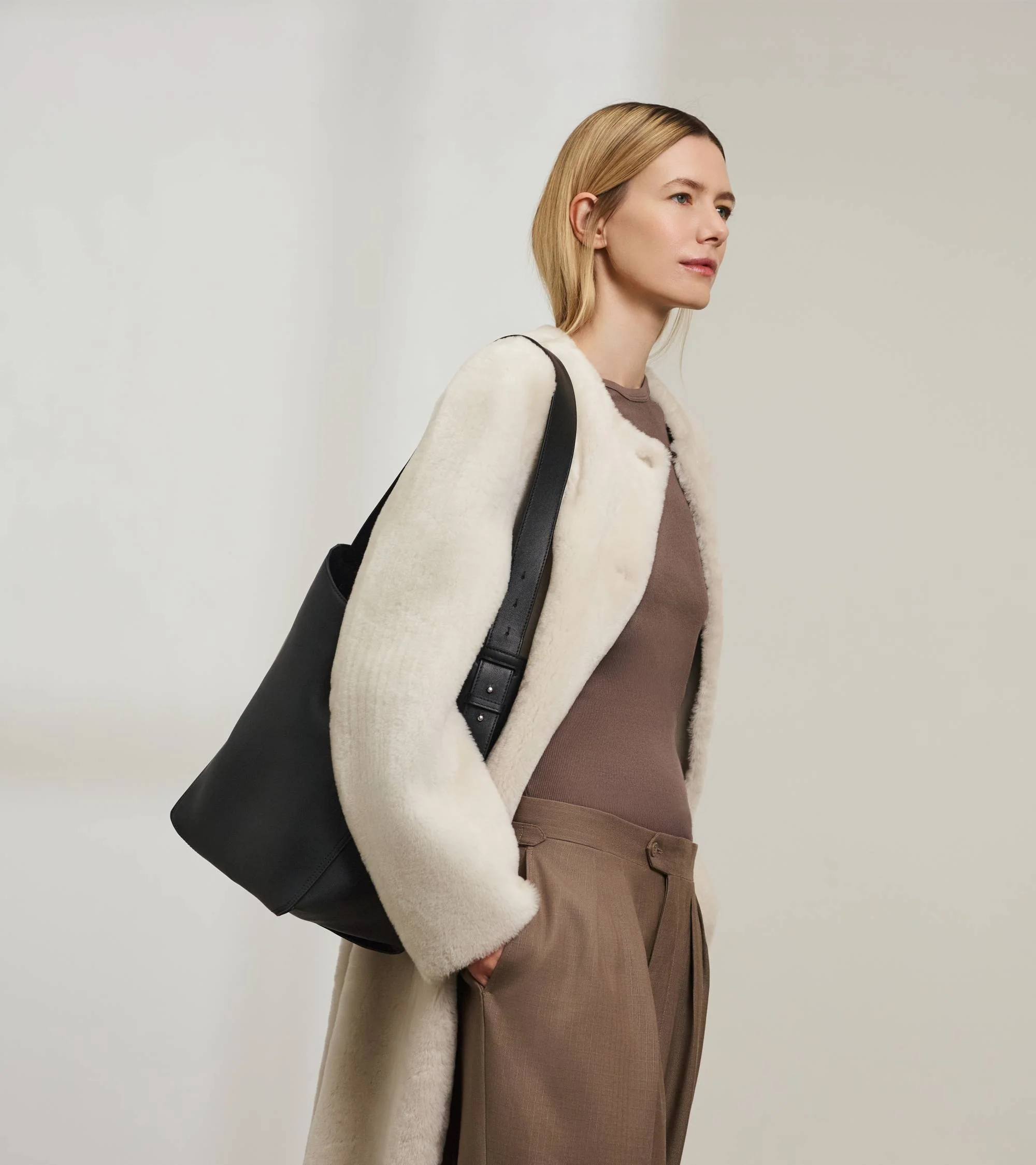 Céleste medium hobo bag in smooth leather - Image 6