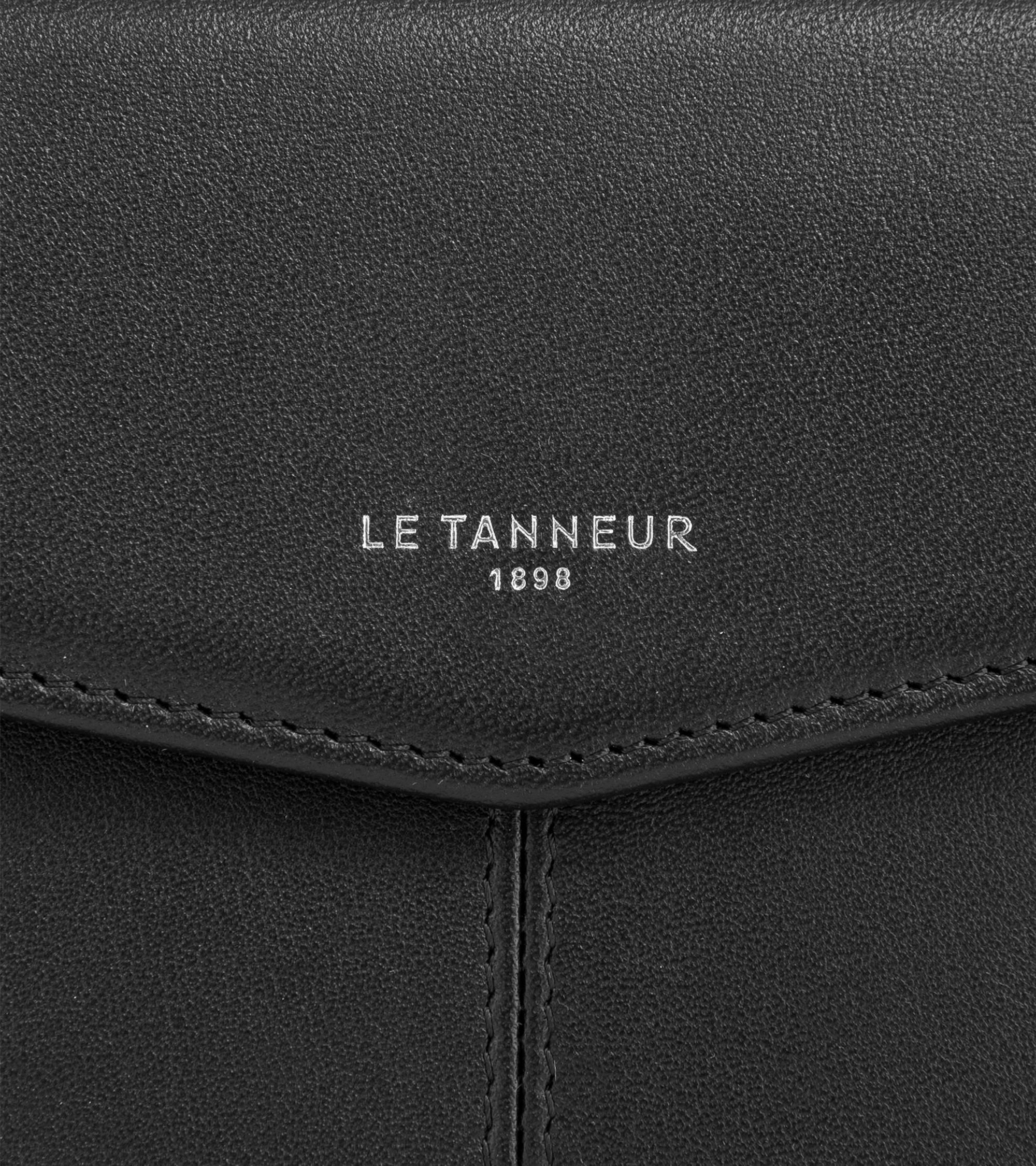 Charlotte medium envelope clutch in smooth leather - Image 2