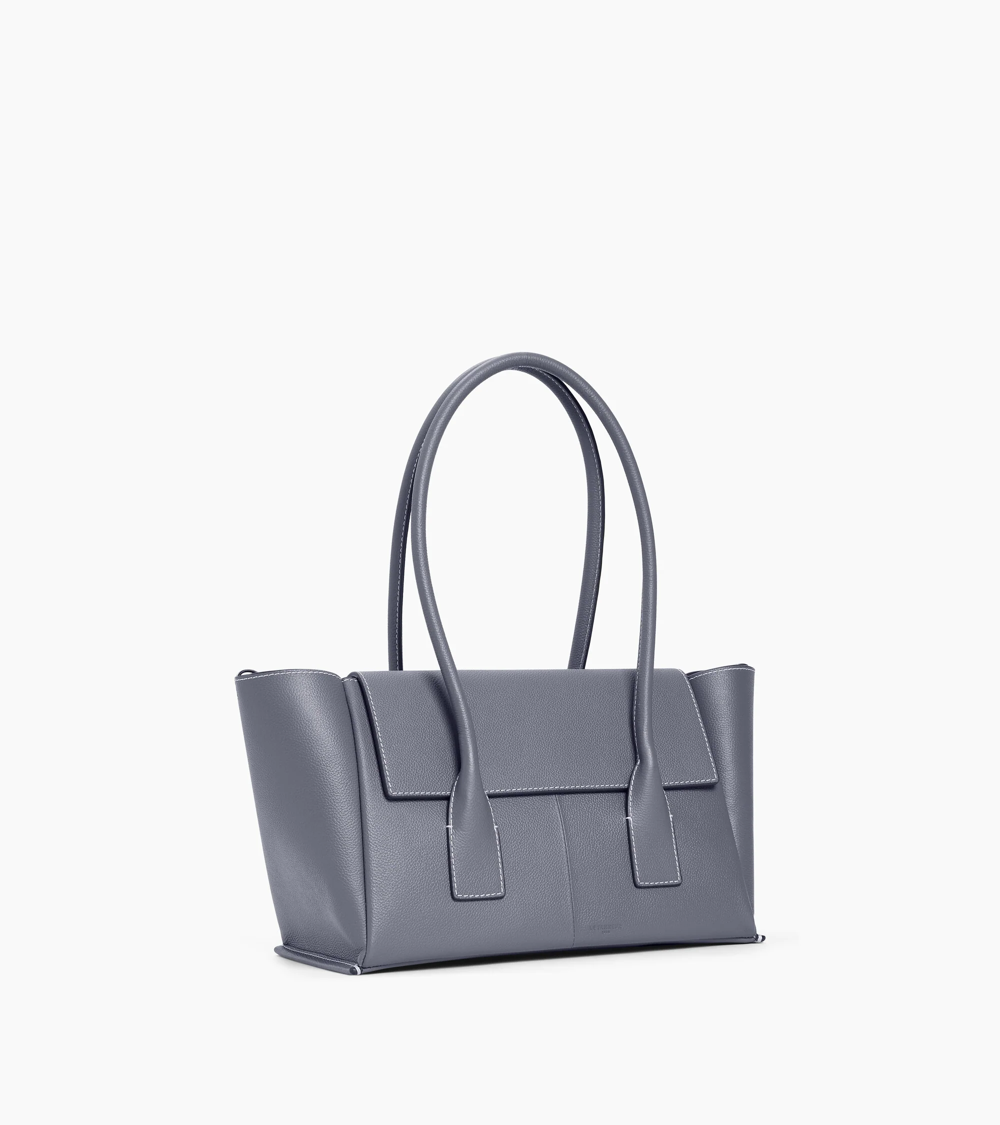 Elena medium tote bag with flap, in grained leather - Image 5