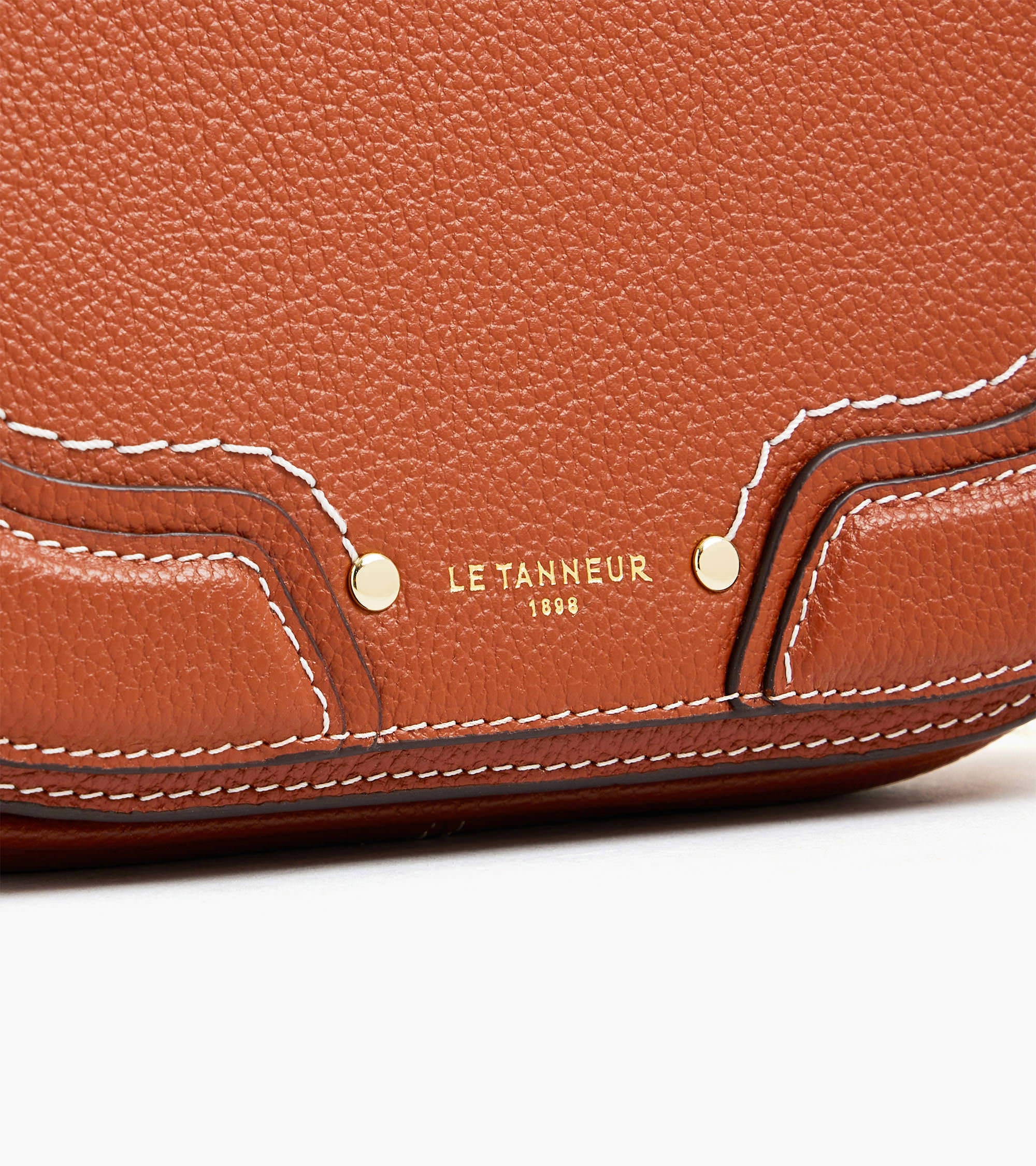 Ella medium crossbody bag in grained leather - Image 2