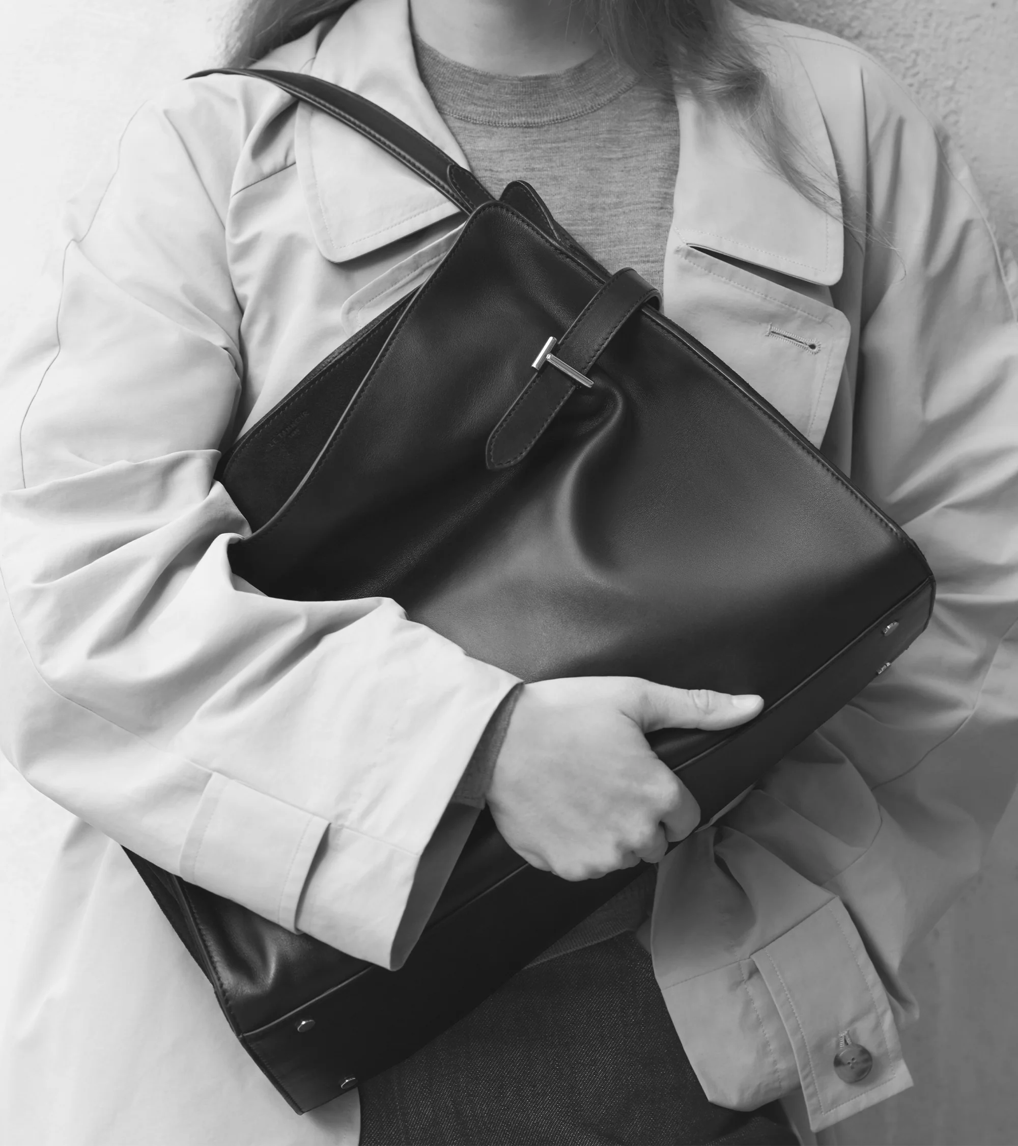 Emie maxi shoulder bag in smooth leather and nubuck - Image 2
