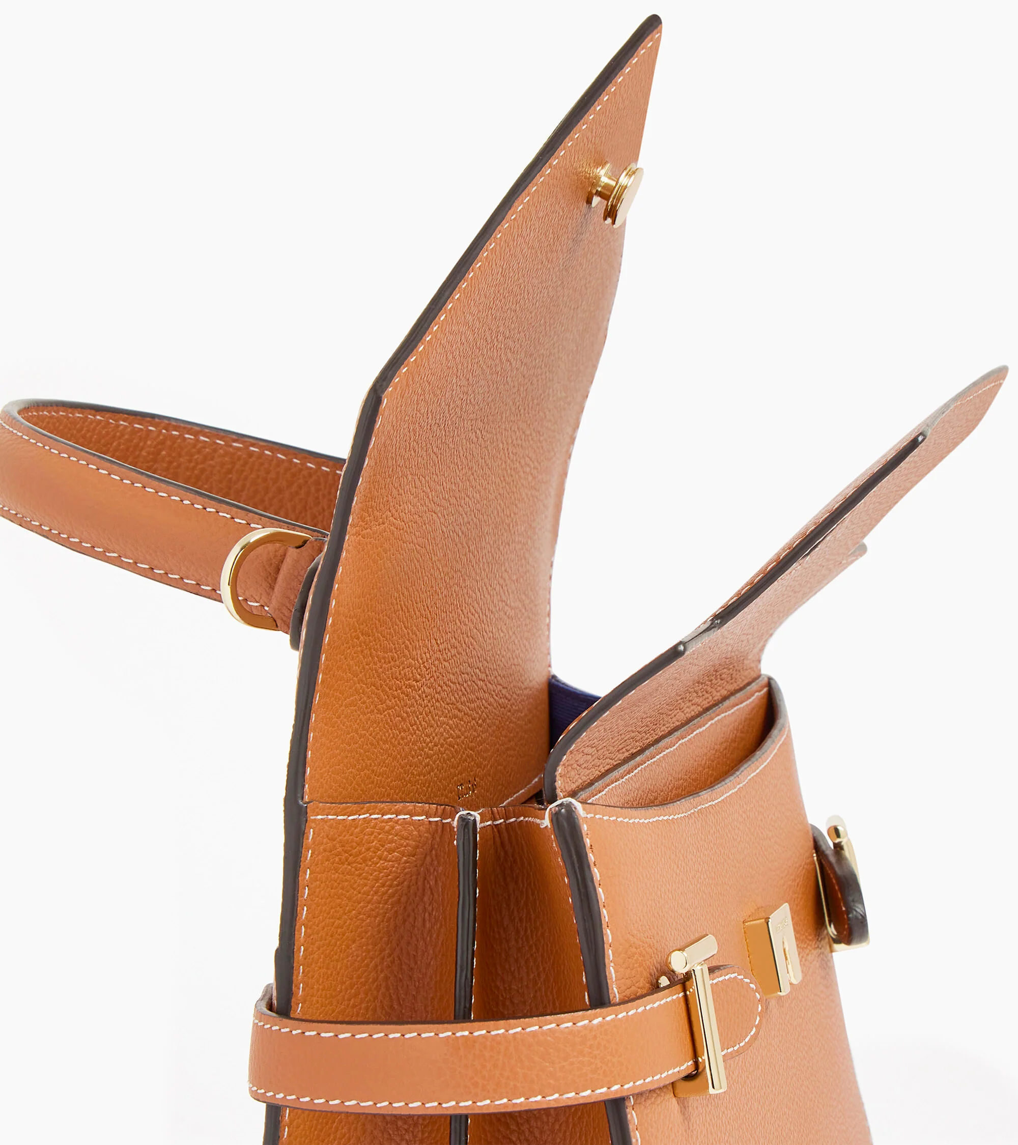 Emilie medium handbag with double flap in grained leather - Image 8