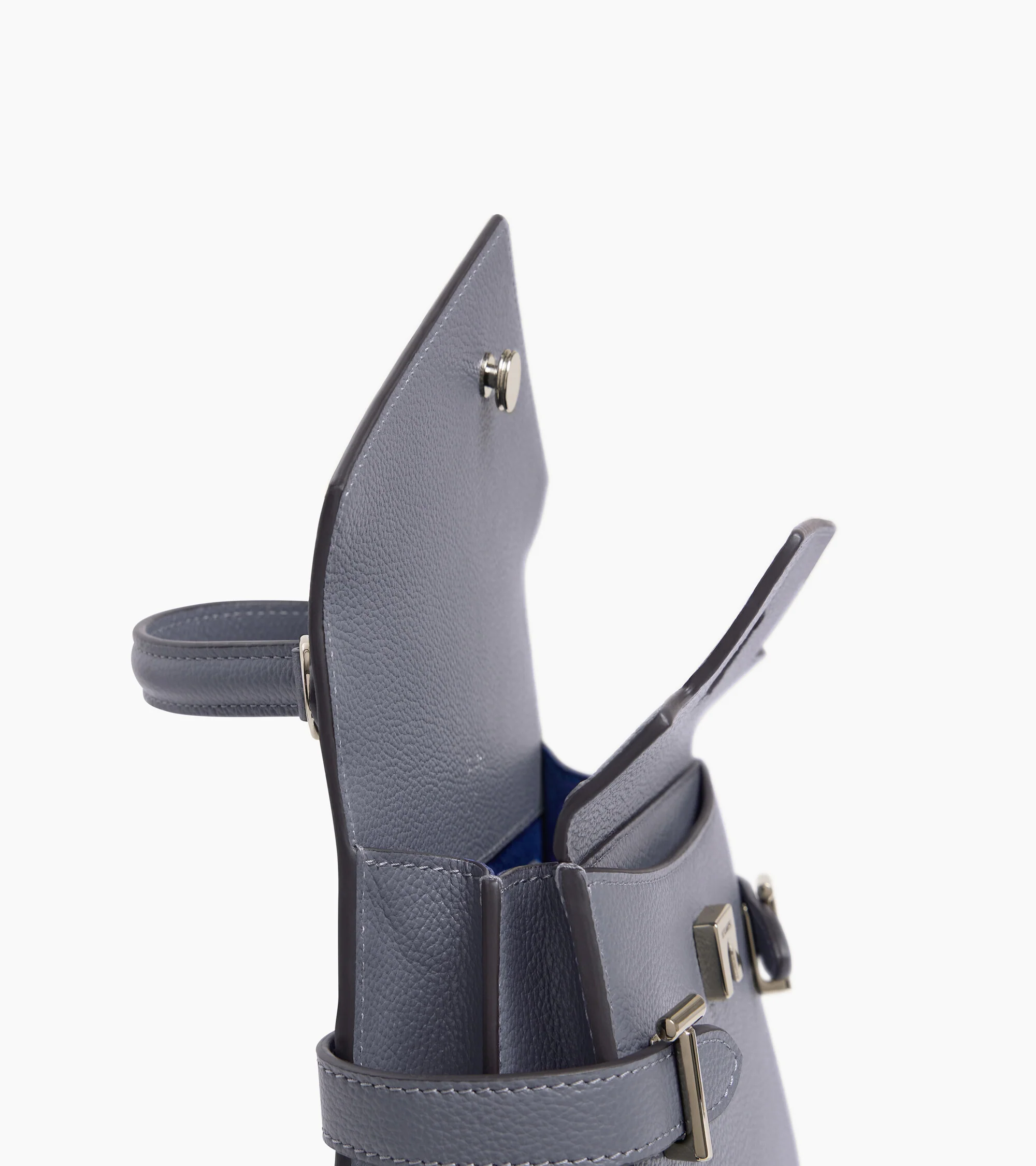 Emilie small handbag with double flap in grained leather - Image 8