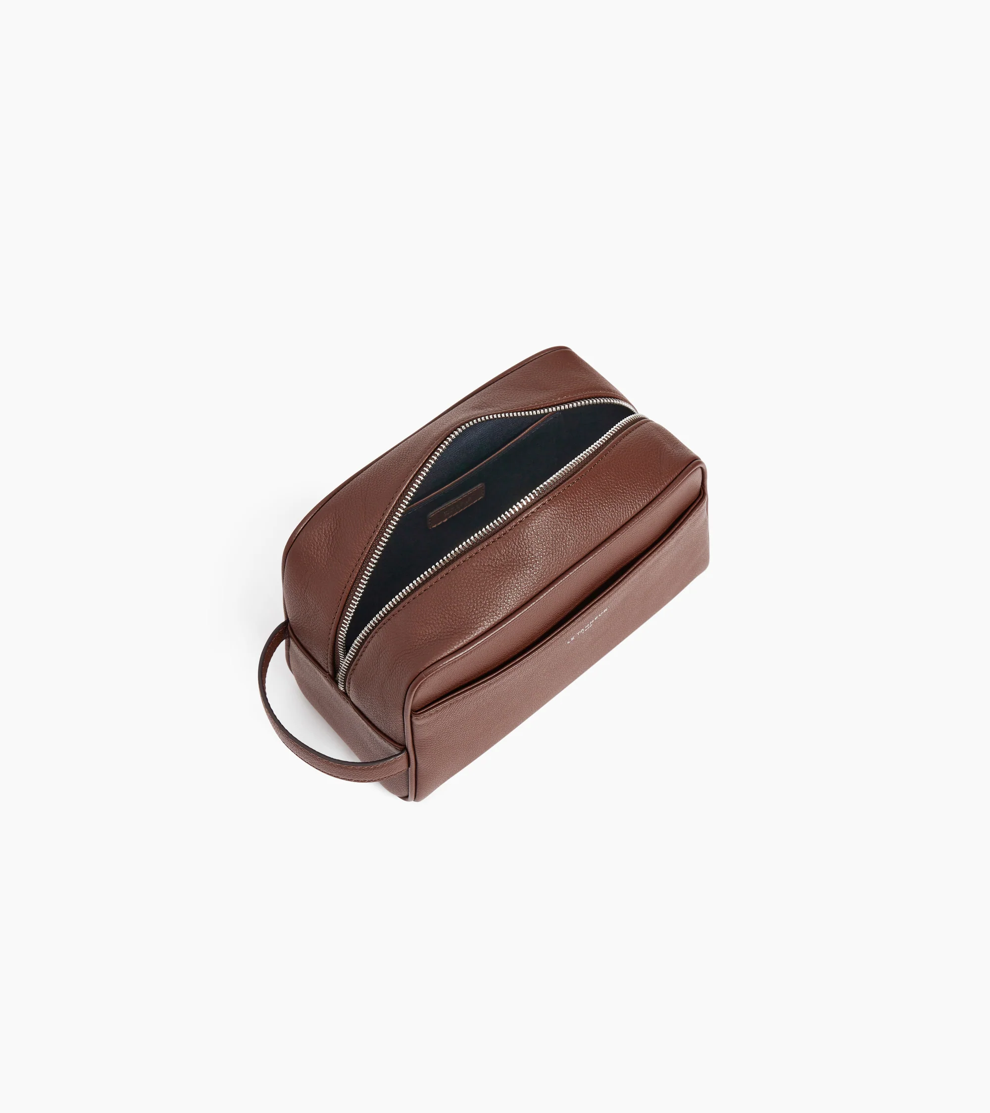Toiletry bag in grained leather - Image 3