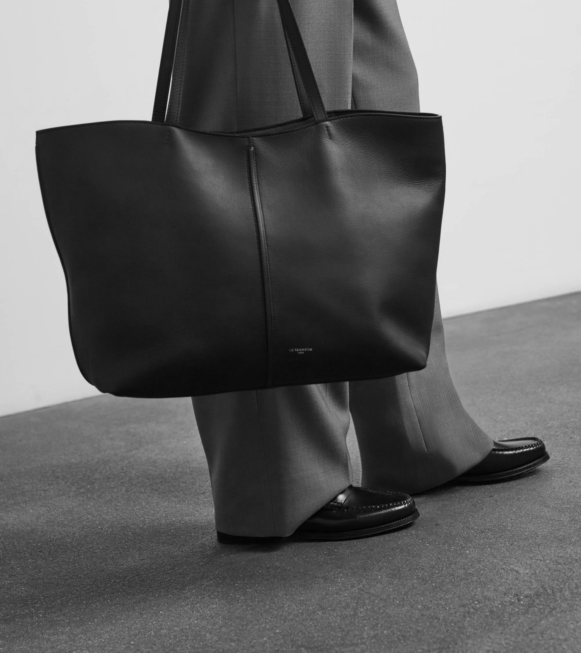 Hortense large tote bag in double-face grained leather - Image 6