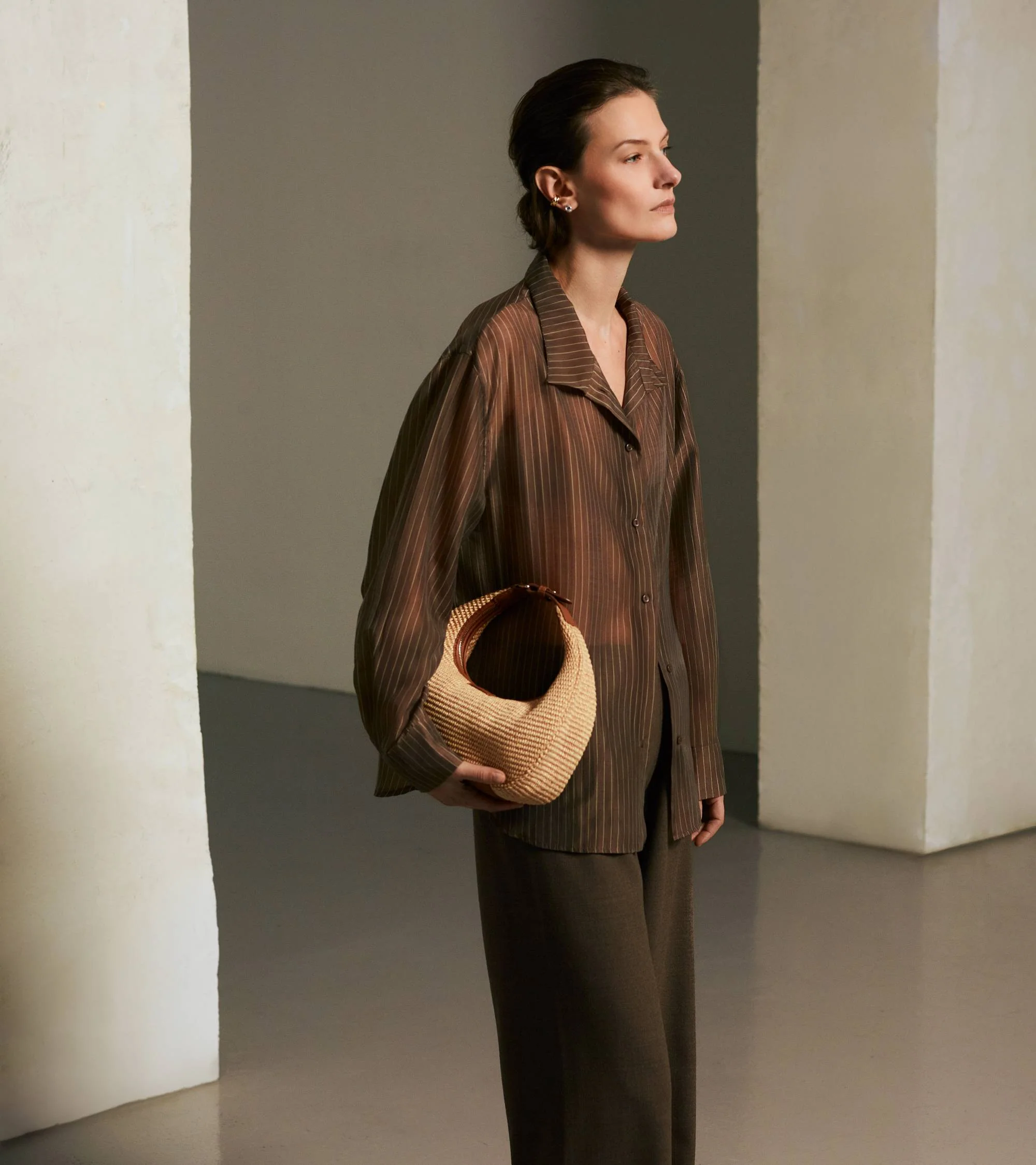 Juliette small hobo bag with raffia effect and smooth leather - Image 3