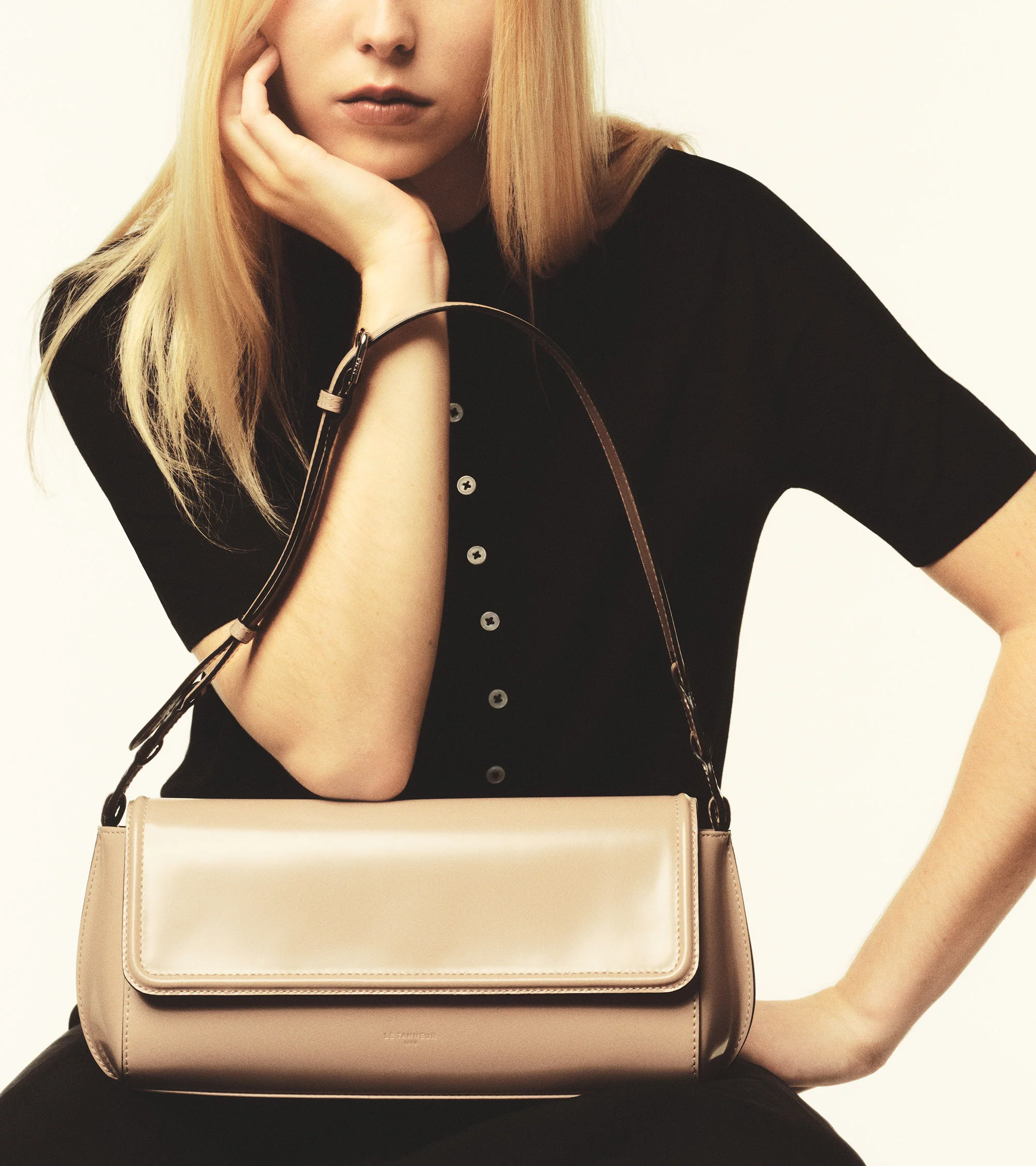 Solaise medium shoulder bag in smooth leather box-effect - Image 5